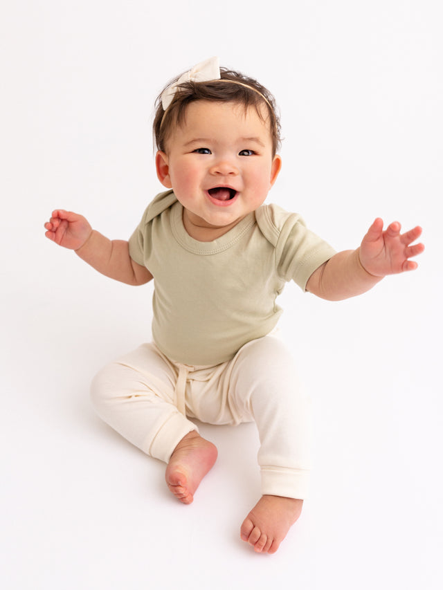 Classic Short Sleeve Bodysuit Baby :One Pieces :Bodysuits :Short Sleeves Colored Organics Baby Short Sleeve Bodysuit - Girl &Boy - Organic