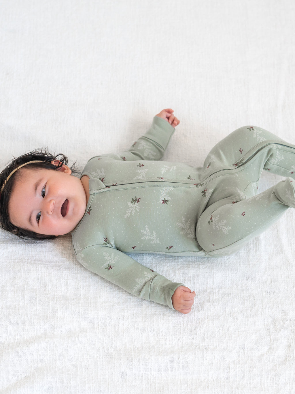 Peyton Zipper Sleeper - Holly Bow