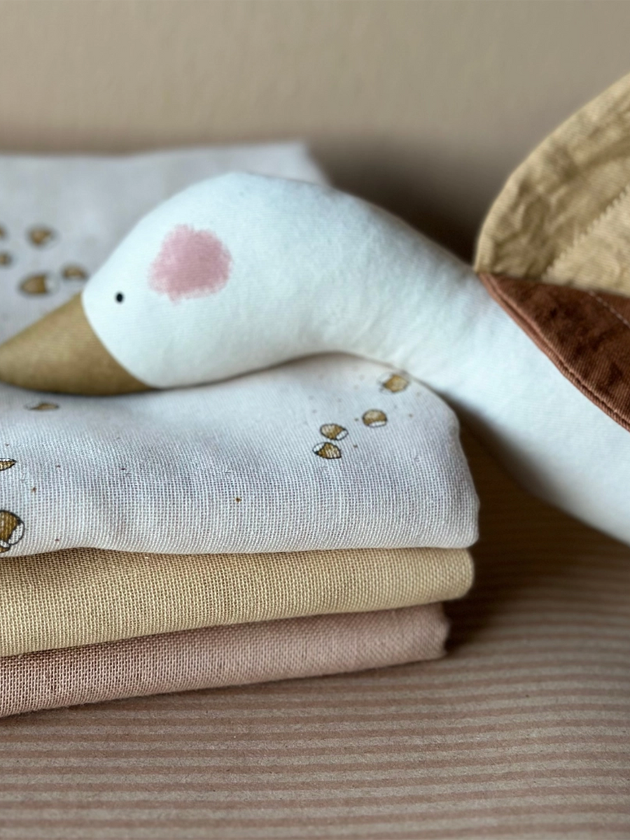 Crinkle Plush Goose Baby :Toys :Plush + Crinkle Saga Copenhagen 